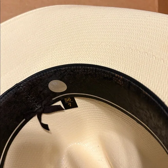 Stetson Cowboy Silhouette Red and Gold Box (Made in USA) display picture 2